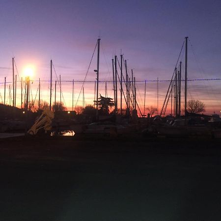 La Maison Du Port Mortagne-sur-Gironde エクステリア 写真