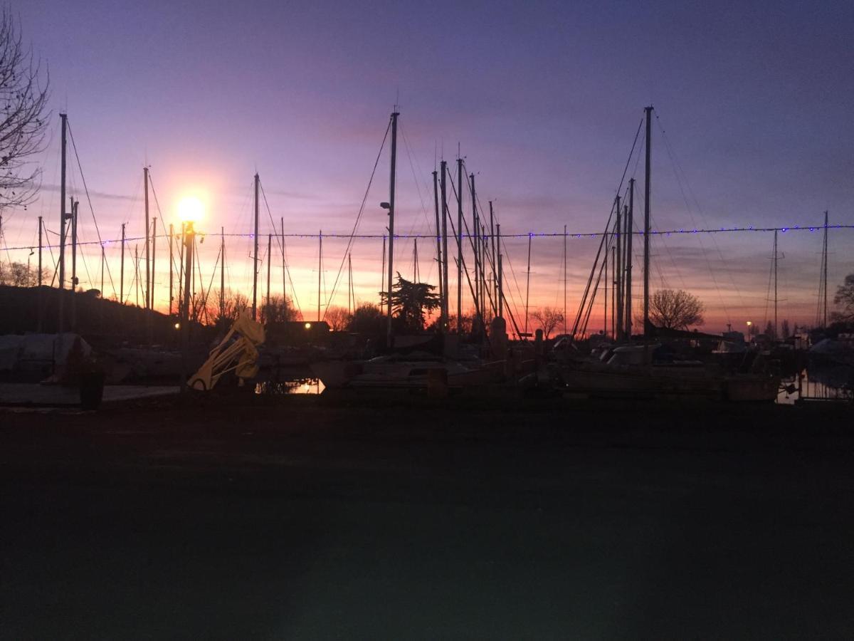 La Maison Du Port Mortagne-sur-Gironde エクステリア 写真