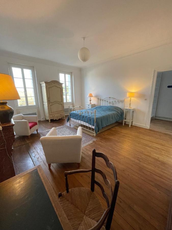 La Maison Du Port Mortagne-sur-Gironde エクステリア 写真